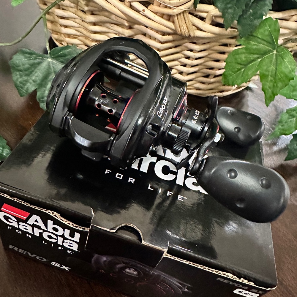 Abu Garcia Revo SX bait cast reel